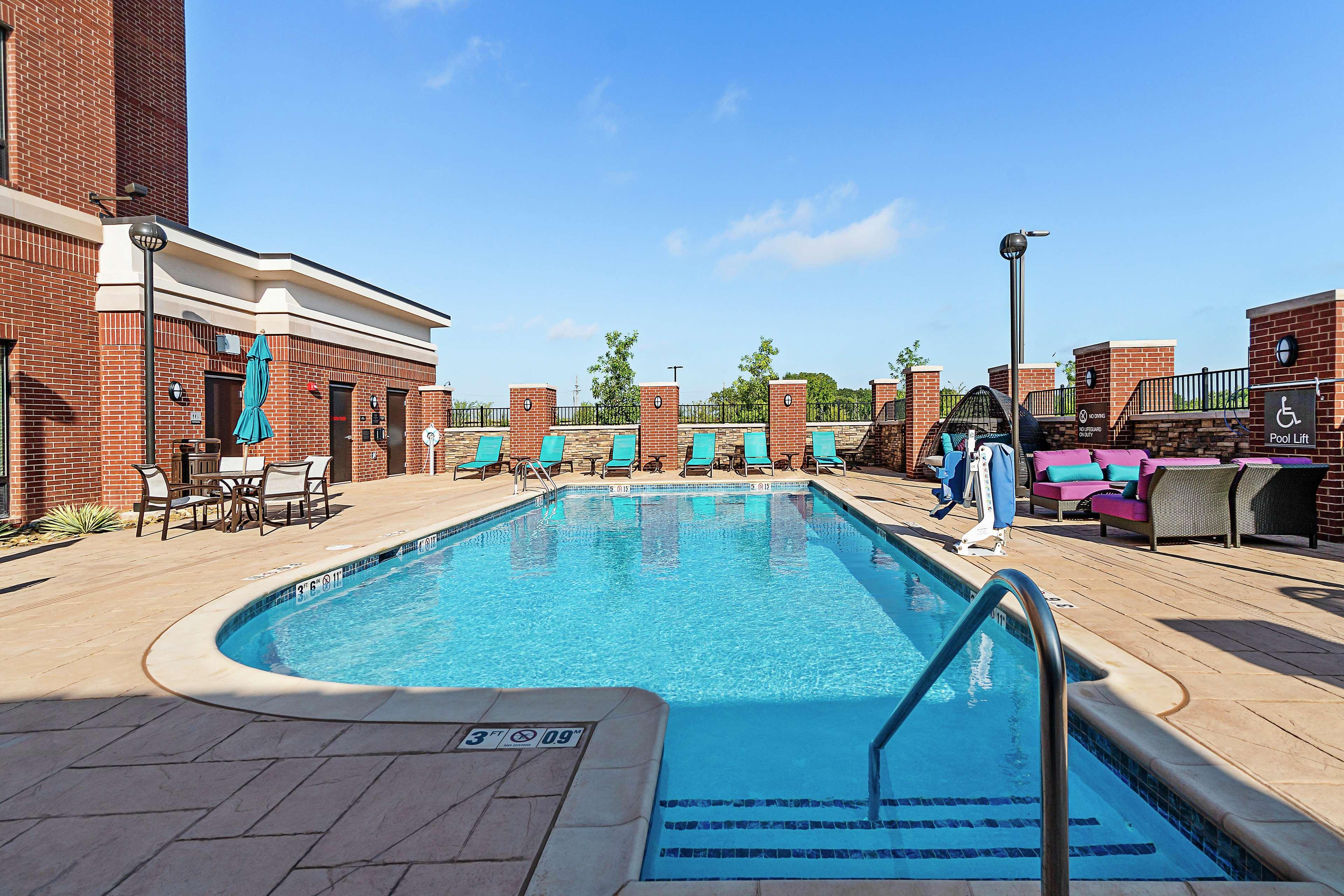 Hilton Garden Inn Edmond/Oklahoma City North מראה חיצוני תמונה